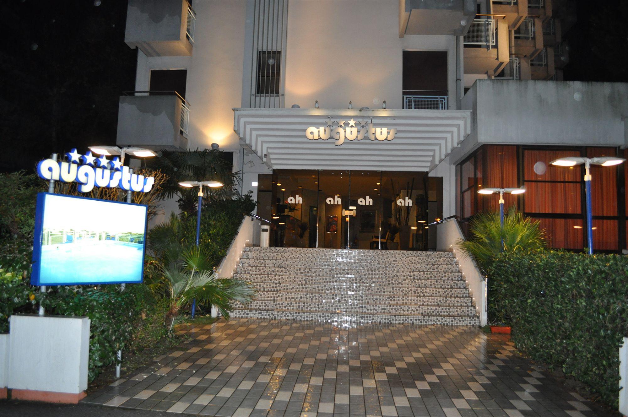 Hotel Augustus Riccione Exterior foto